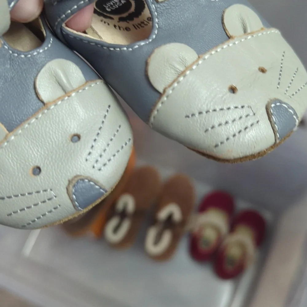 Rare Like New Lucie And Luca Crib Stretch Leather Gray Mouse Kids Shoes